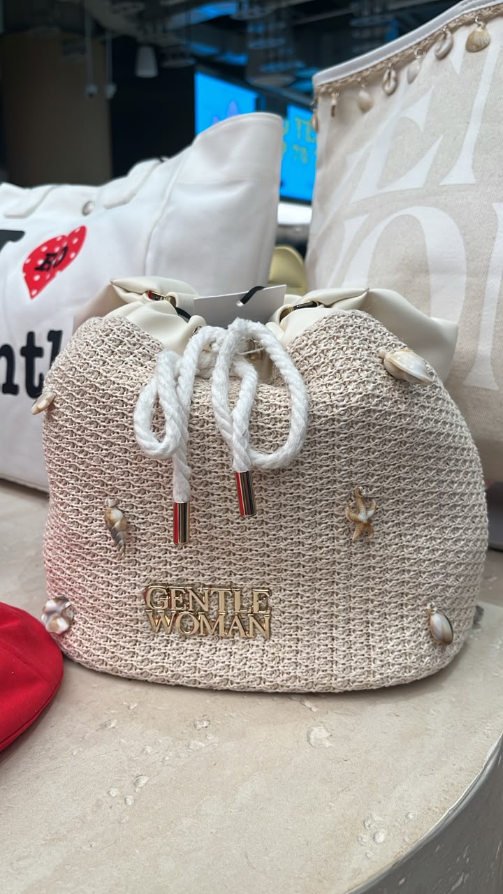 Gentle Woman Seashell Crochet Drawstring Bag Beige