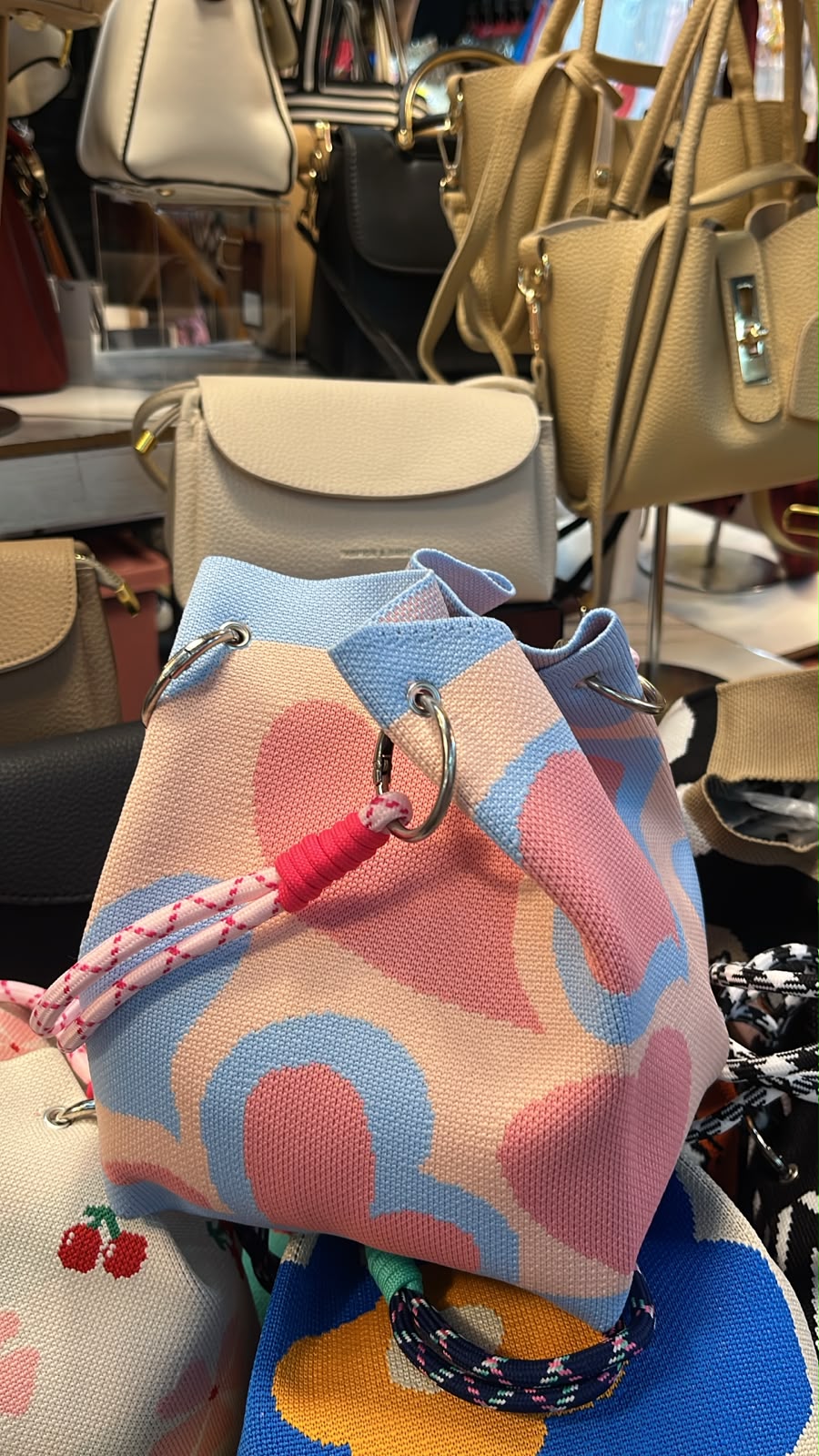 Kawaii Pleated Knit Floral Drawstring Bag / Tas Rajut Serut Motif Bunga